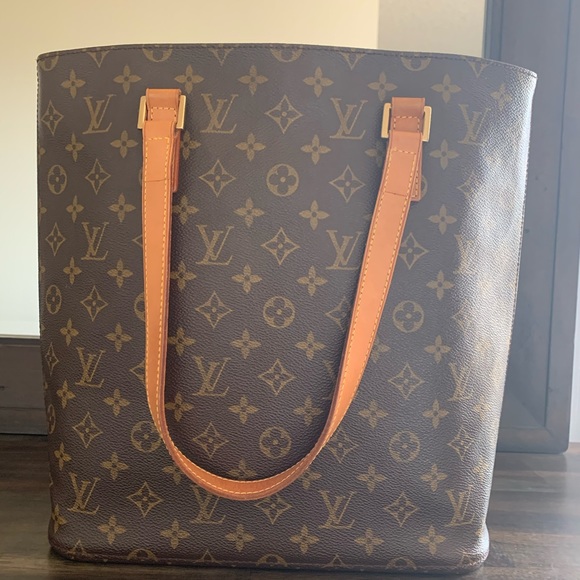 Louis Vuitton Purse - Picture 7 of 7